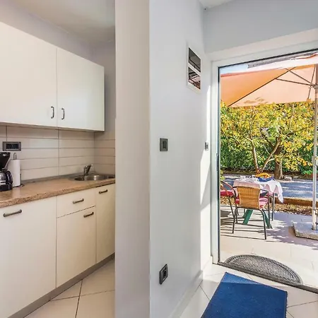1 Bedroom Stunning In 아파트